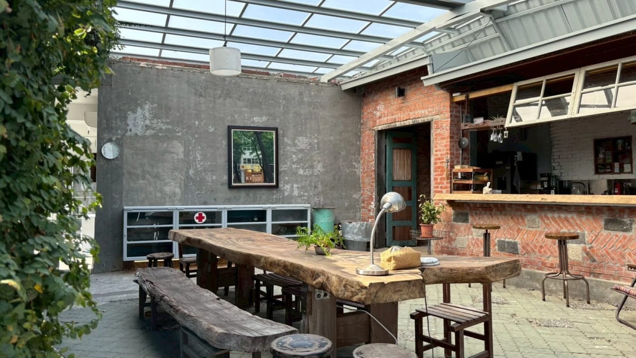 半戶外庭院 Semi-outdoor courtyard
