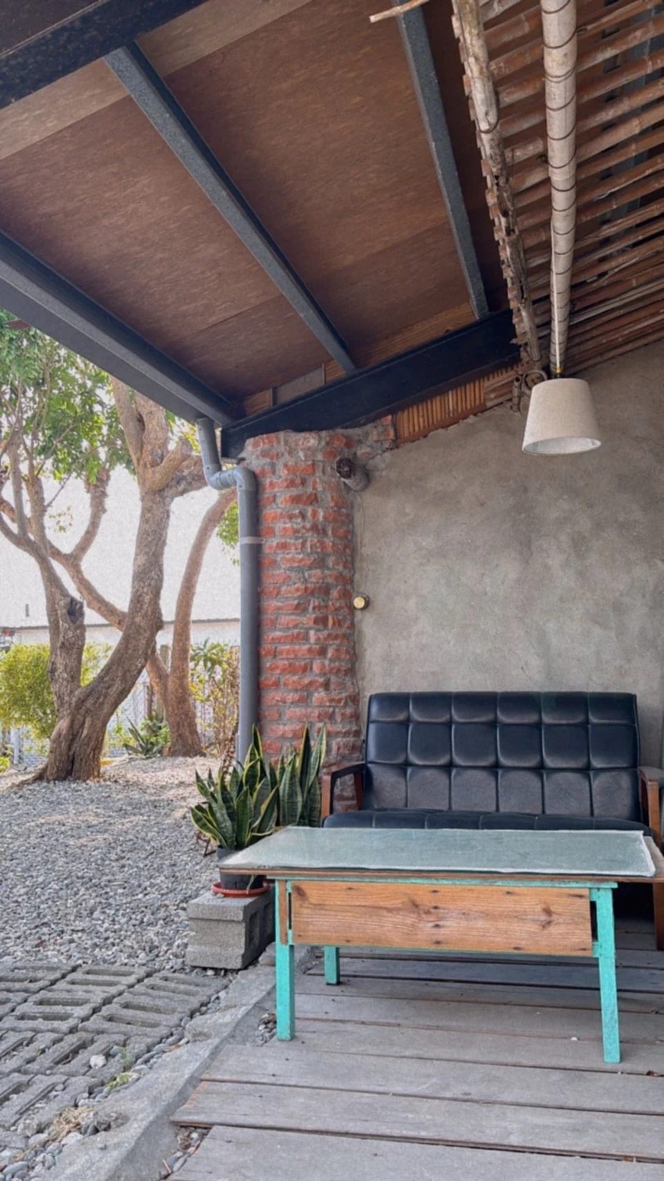 庭院休息區 Patio seating area