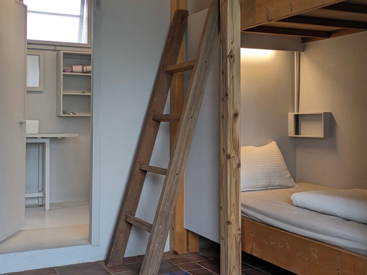 四人女生上下舖套房的床位 4-Bed Female Dorm Ensuite